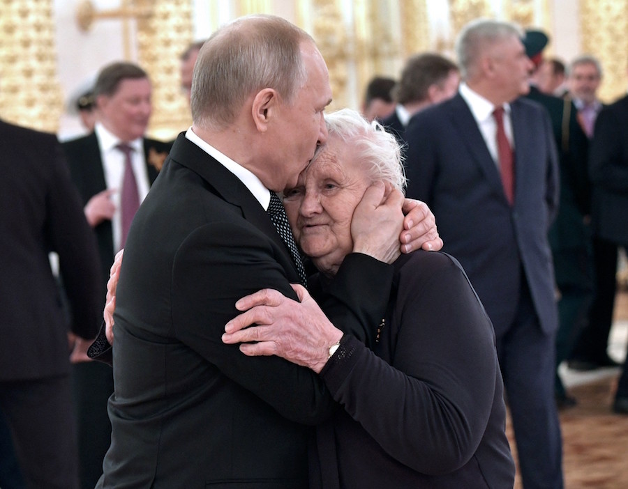 Владимир Путин и Вера Гуревич. Фото: © РИА Новости / Алексей Никольский
