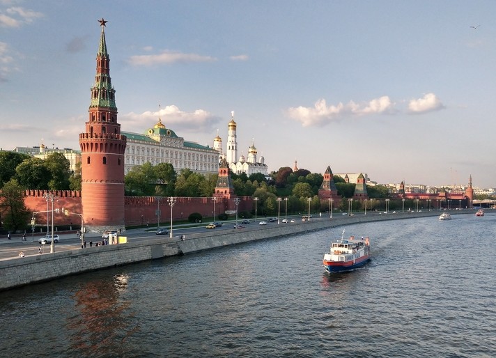 <p>Прогулочный теплоход на Москве-реке. Фото: ©РИА "Новости" / Евгений Биятов</p>
