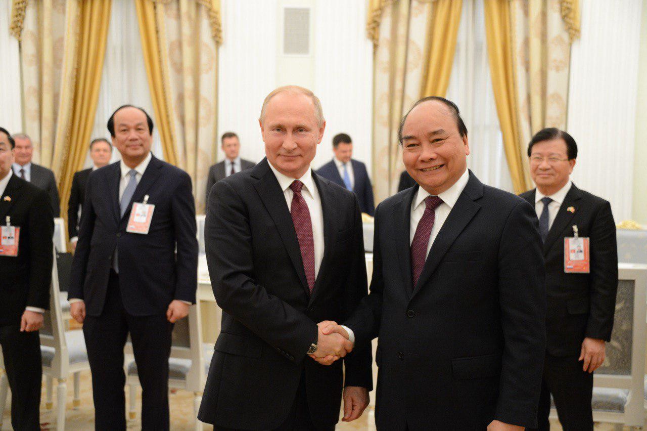 Президент РФ Владимир Путин и премьер-министр Вьетнама Нгуен Суан Фук. Фото © LIFE / Павел Баранов
