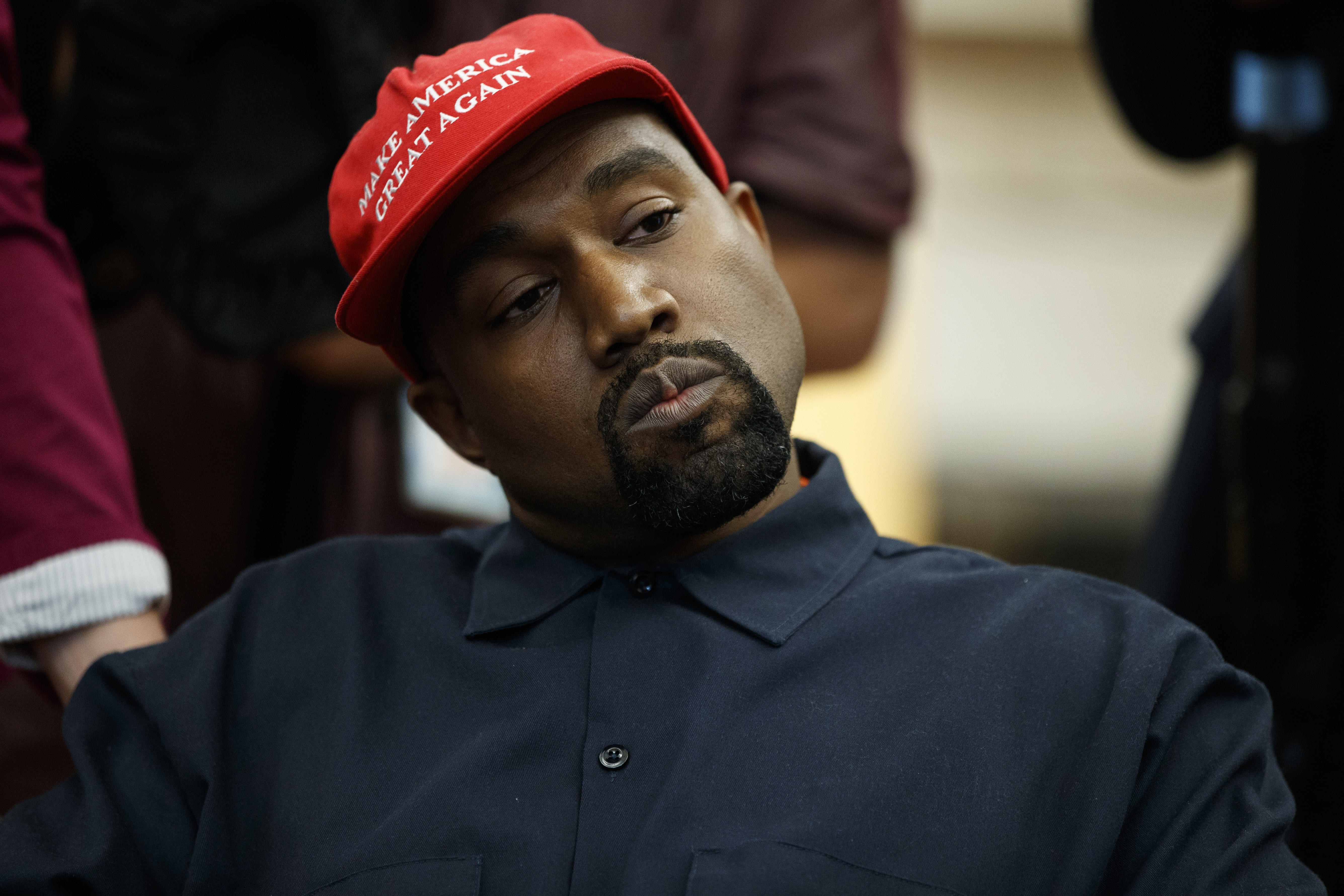 Каней вест. Kanye West. Рэпер Канье Уэстом. Рза американский рэпер. Бронежилет Донда Канье Уэст Донда.