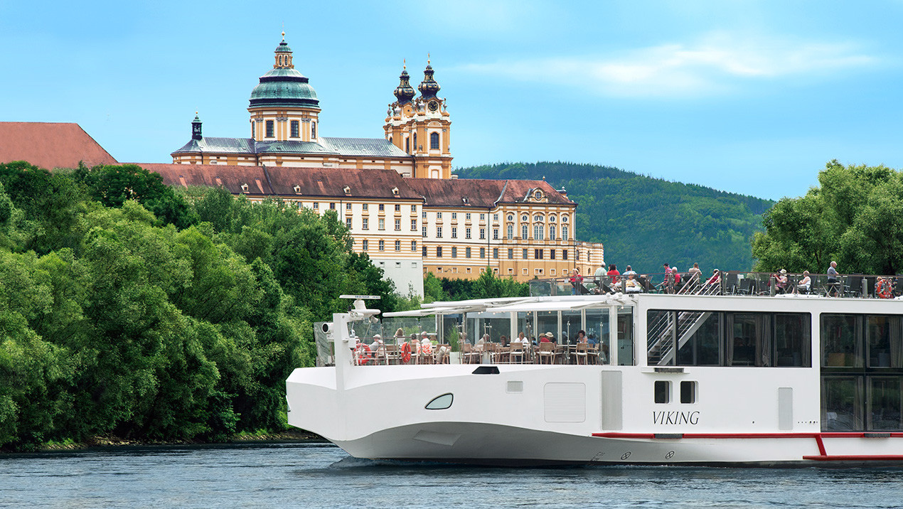 Круизное судно Viking River Longship в Будапеште. Фото © Viking River Cruises
