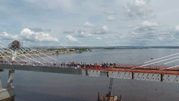 Лайф публикует видео стыковки российской и китайской части моста через Амур
