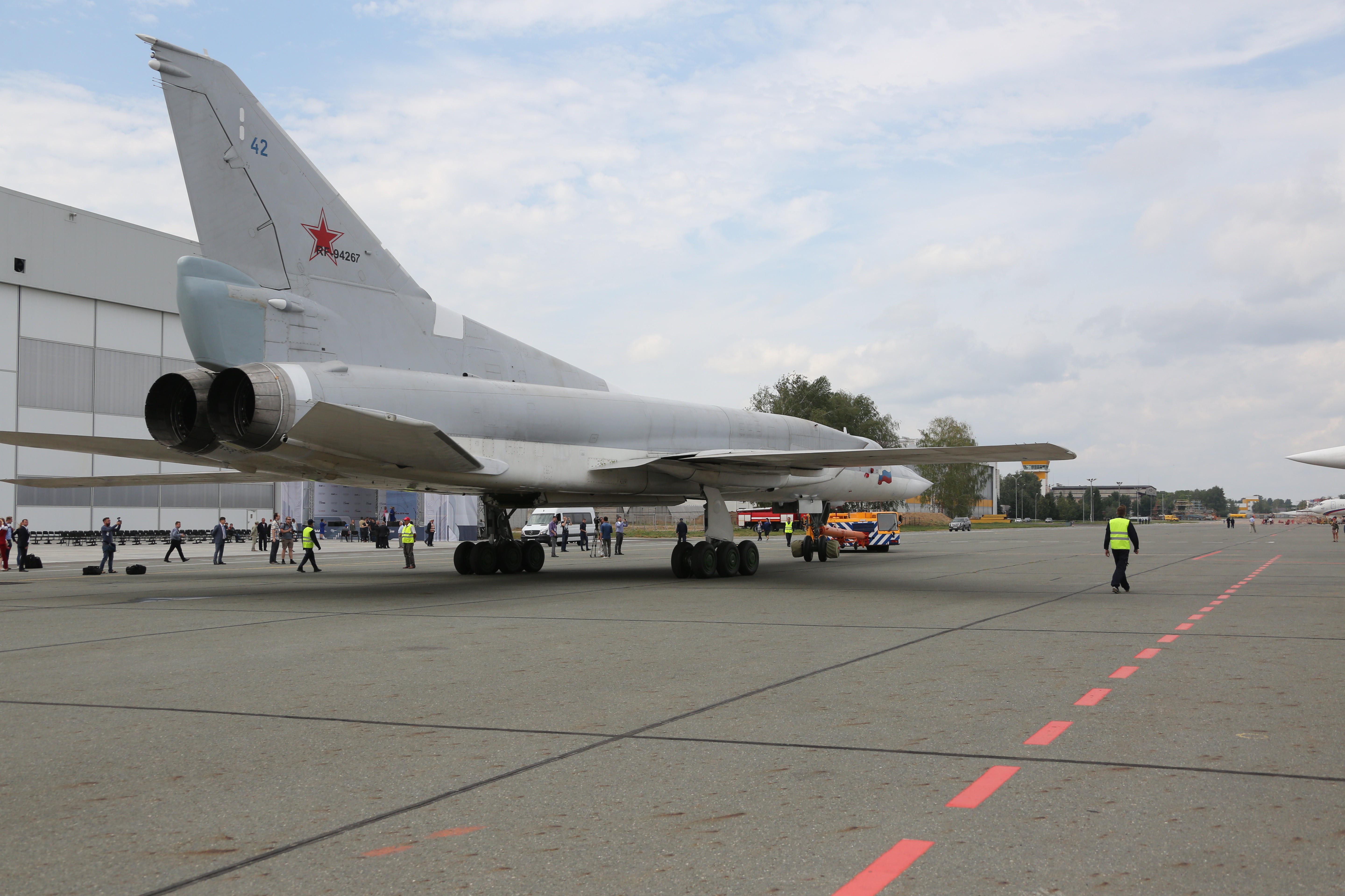Количество ту 22м3 в россии. Ту-22м3. Ту-22v3 сверхзвуковой самолёт. Ту -22м3 киль. Бомбардировщик ту-22м3м.