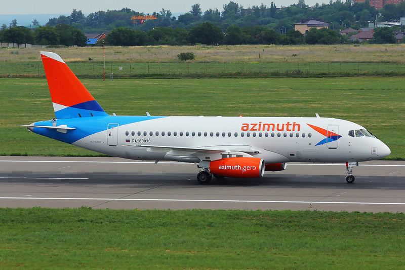 Самолёт Sukhoi Superjet 100 авиакомпании "Азимут". Фото © Azimuth
