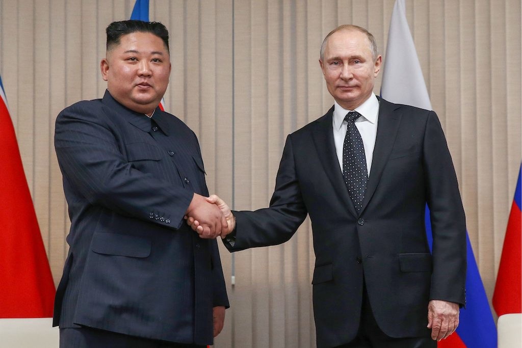 Ким Чен Ын поздравил Путина с Днём России, пожелав больших успехов