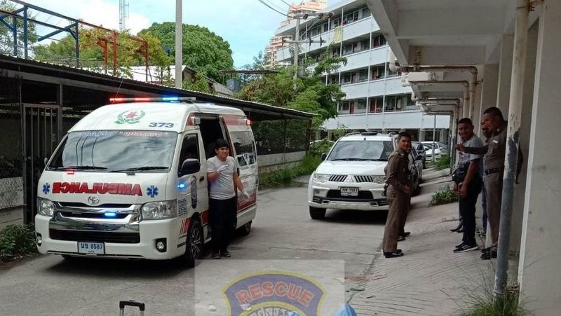 <p>Фото © <a href="https://www.thephuketnews.com/russian-man-collapses-dies-next-to-patong-police-station-71816.php" target="_self">The Phuket News </a>/ Kusoldharm Patong</p>
