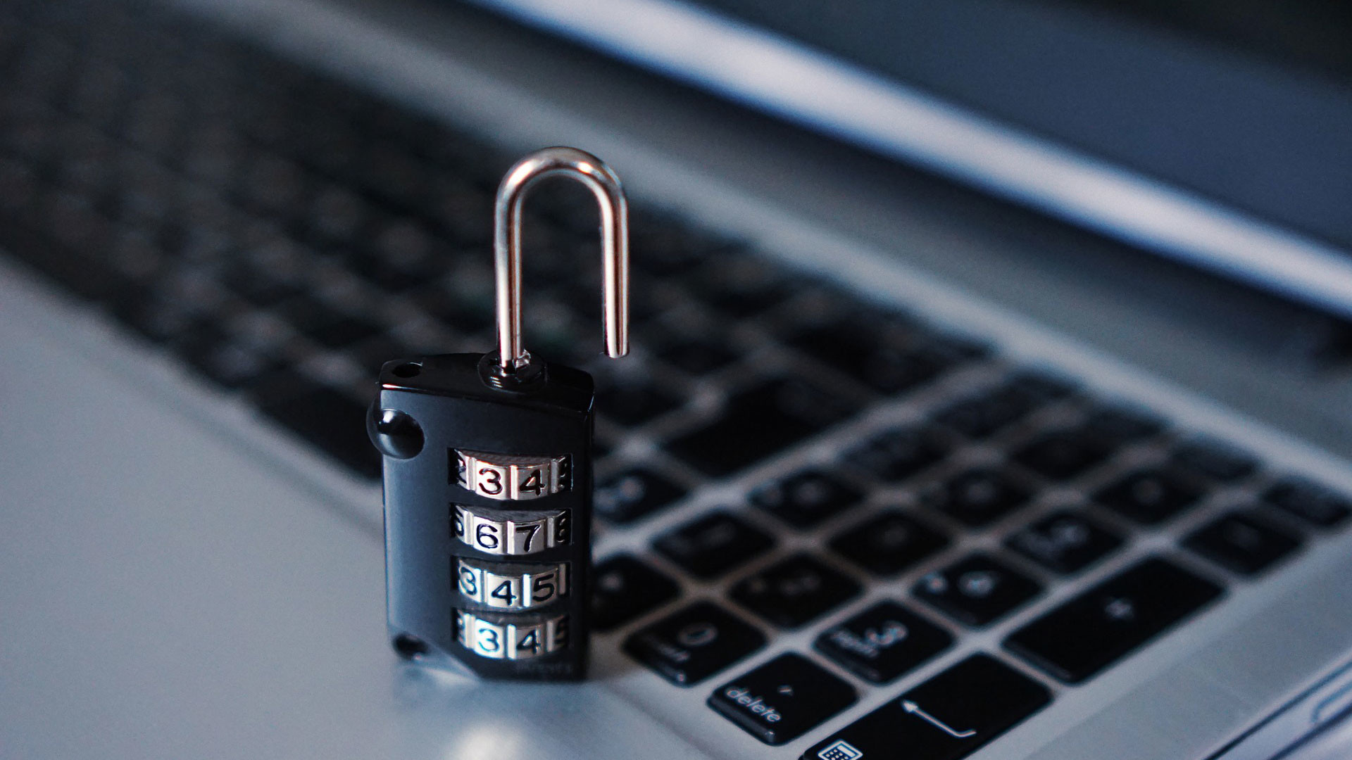 Эксперты по безопасности посоветовали, как уберечь финансы от хакеров