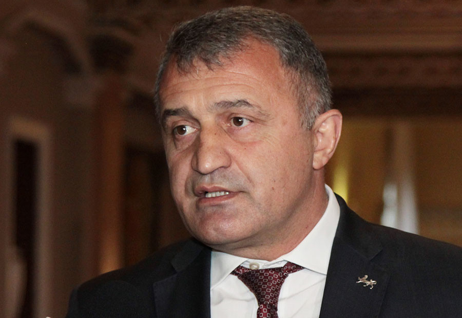 Президент Южной Осетии считает, что республика должна войти в состав России