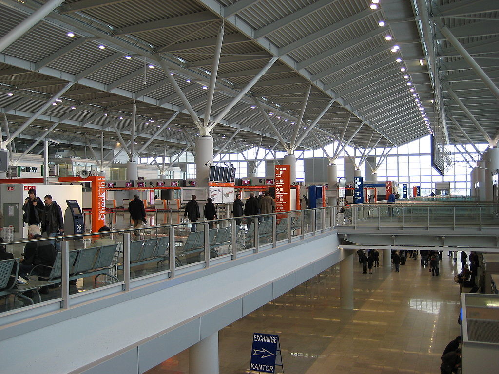 Международный аэропорт имени Фредерика Шопена в Варшаве. Фото © Wikipedia
