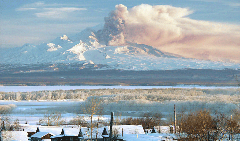 Извержение вулкана Шивелуч, 2003 г. Фото © ТАСС / Александр Архипов
