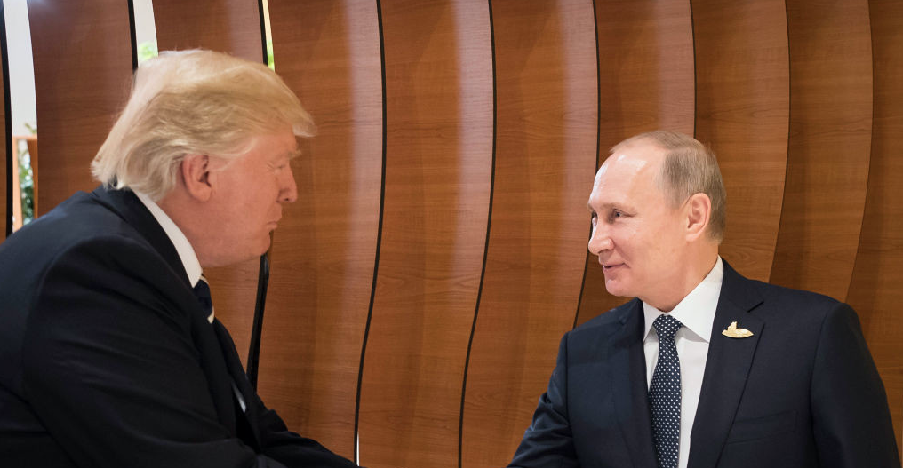 Дональд Трамп и Владимир Путин. Фото © Steffen Kugler / BPA via Getty Images
