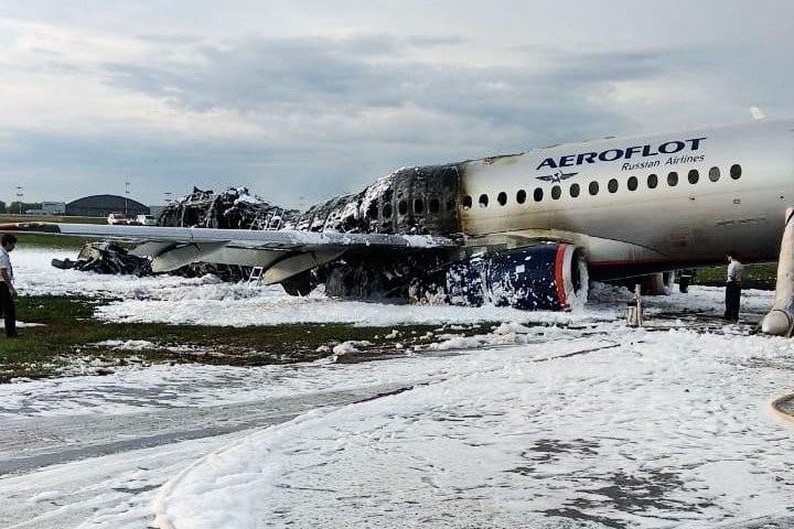 СМИ: Вину за катастрофу SSJ-100 в Шереметьево возложили на командира лайнера