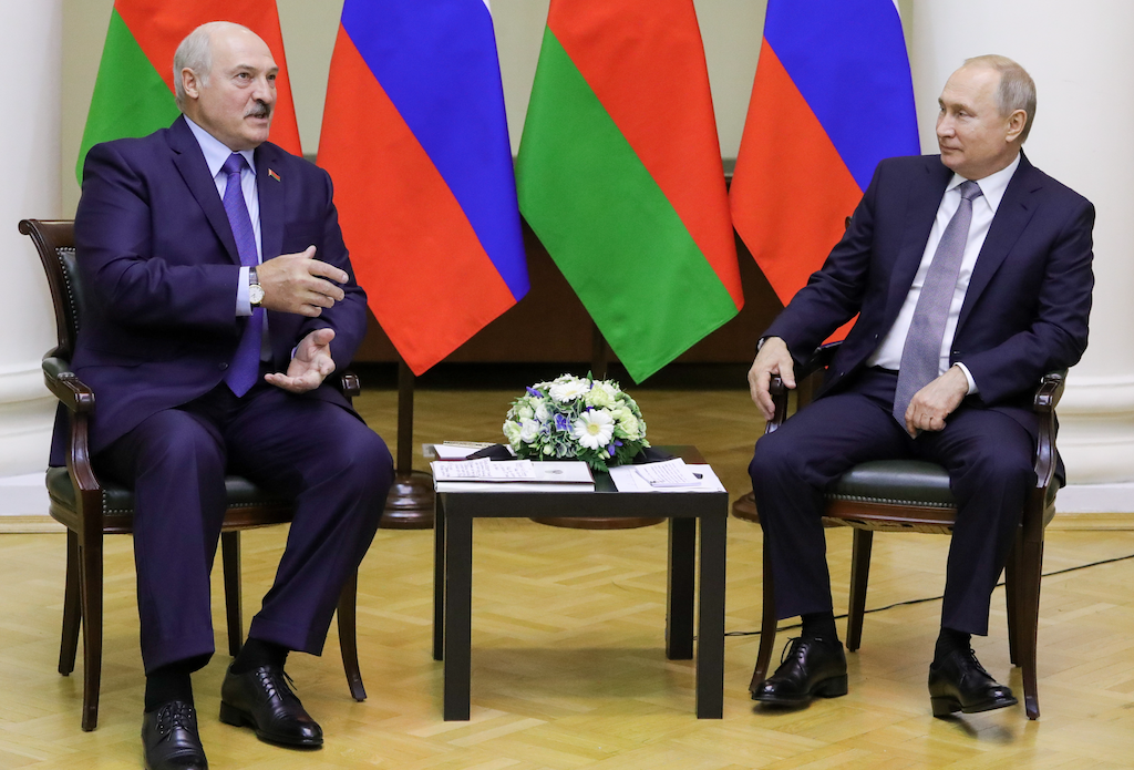 Владимир Путин (справа) и Александр Лукашенко. Фото © Михаил Климентьев / пресс-служба президента РФ / ТАСС
