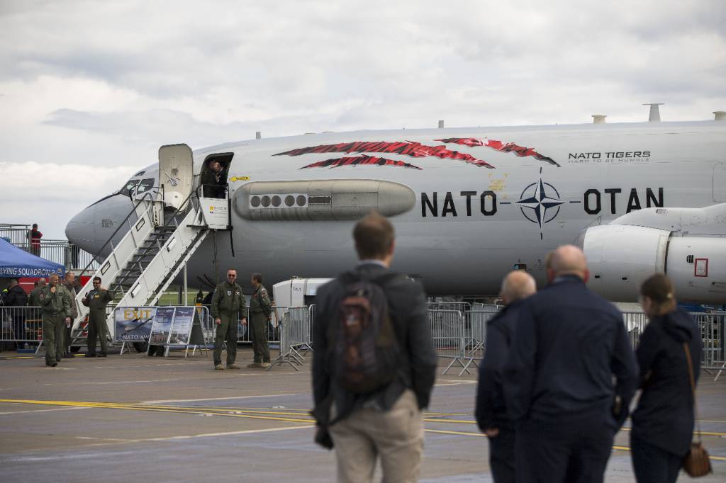 Путин обвинил НАТО в наращивании военной активности во время пандемии