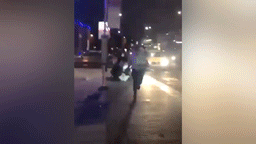 Британец протаранил полицейский участок, а затем пытался поджечь его — видео