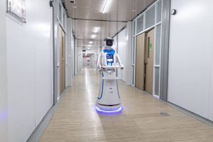 Врачей в красных зонах больниц с коронавирусными пациентами могут заменить роботы