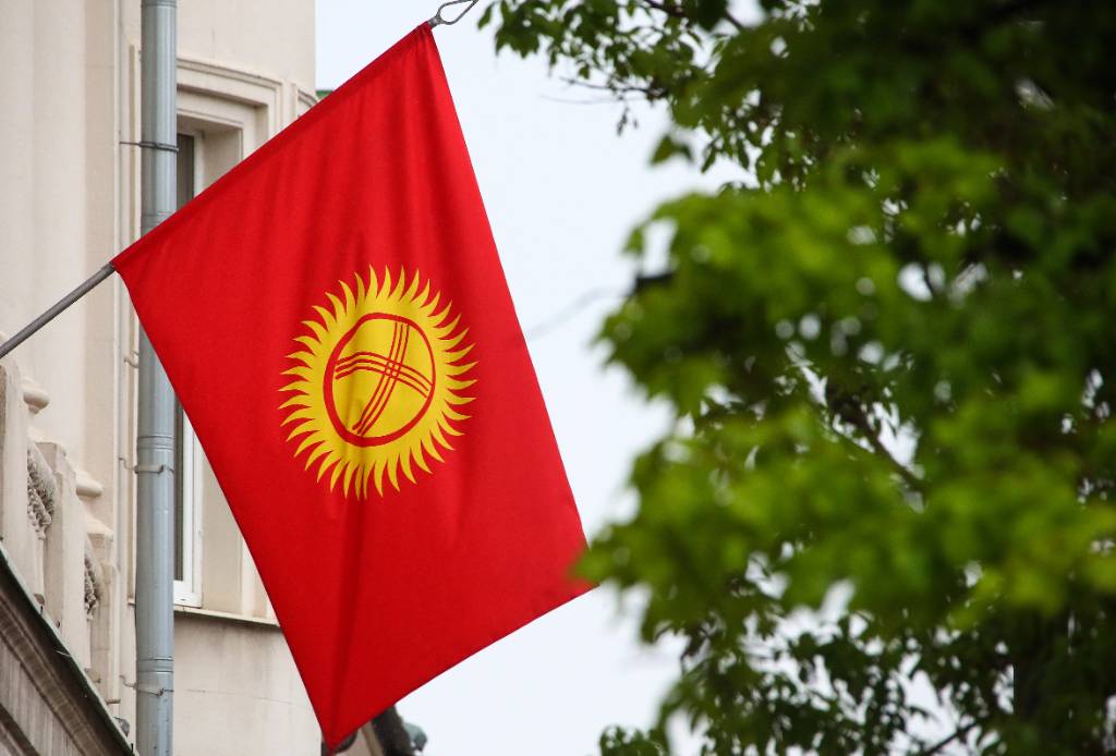 В Киргизии опять новый глава страны. Его место захотели занять 63 человека