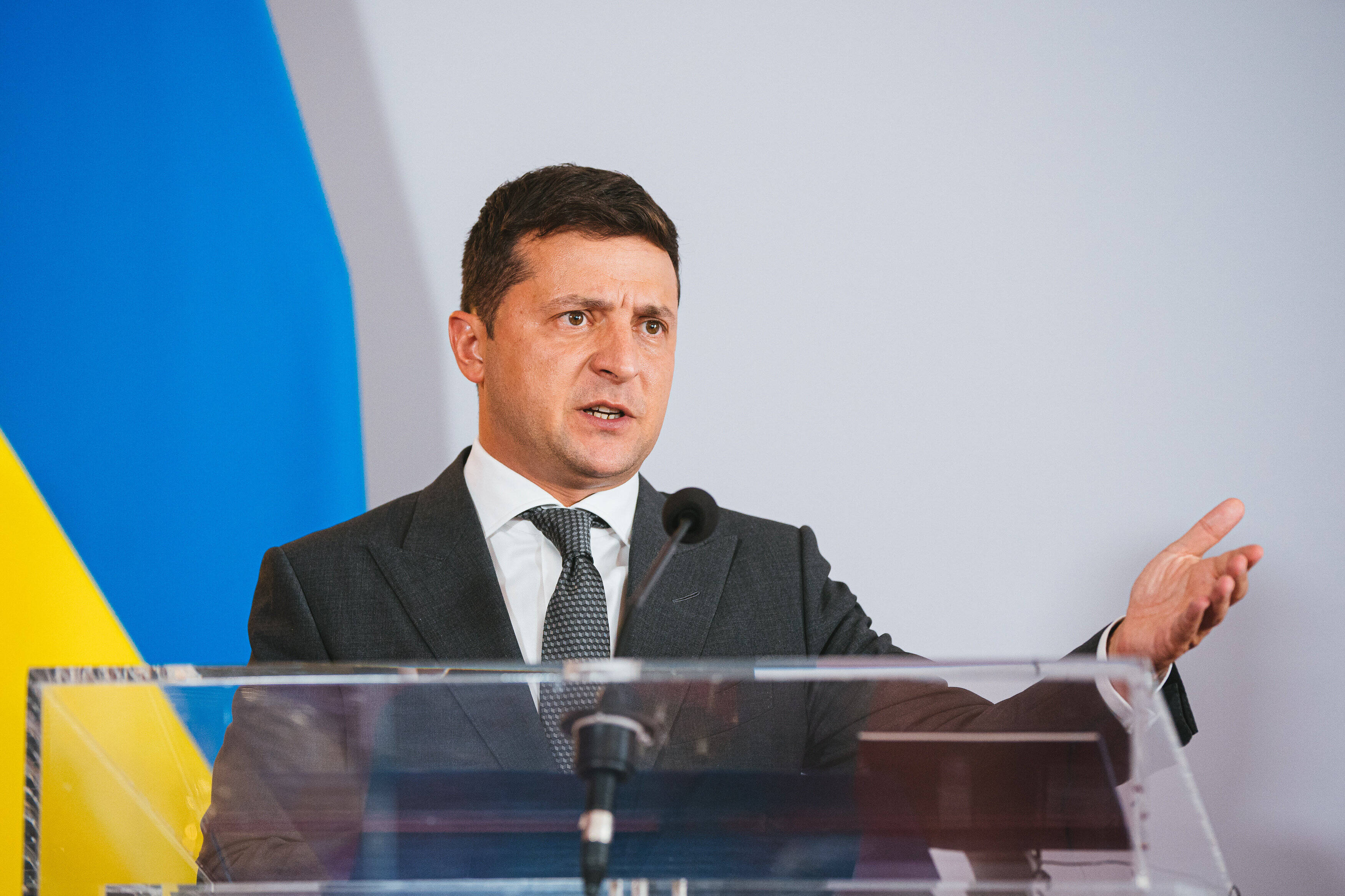 Зеленский сообщил о планах построить новый аэропорт в Донбассе 