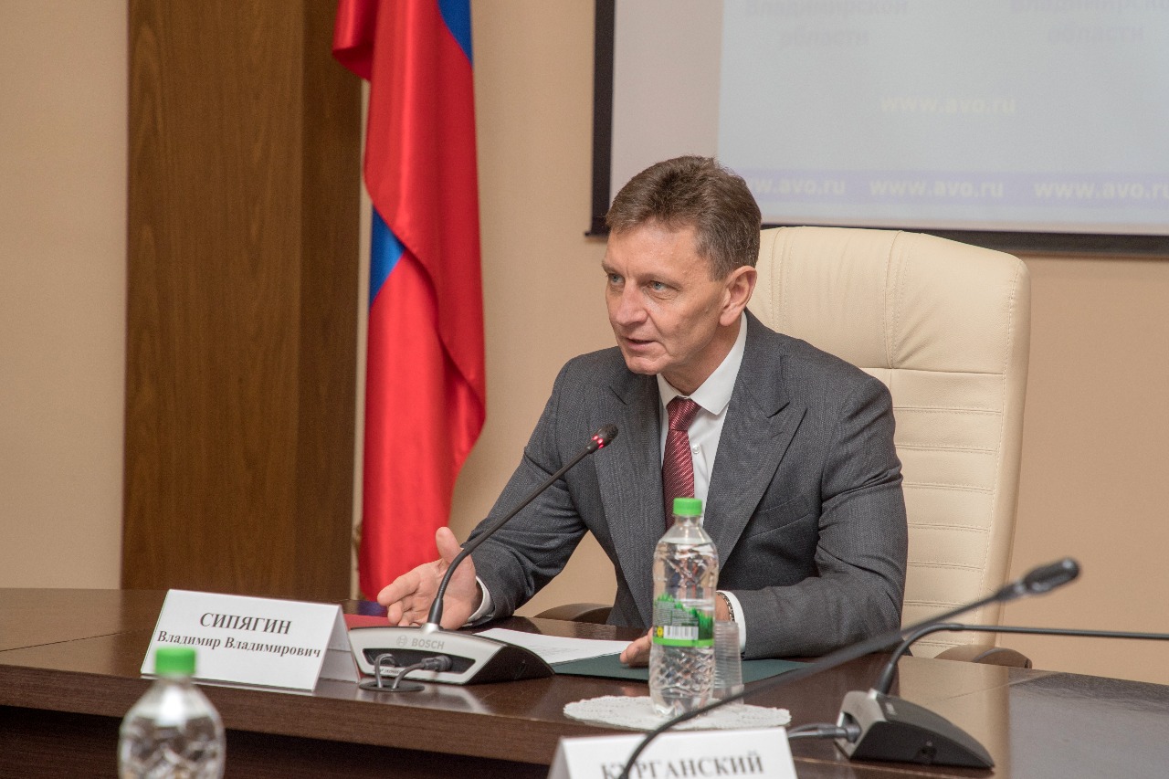 Лайф выяснил, сколько губернатор Владимирской области потратит на лечение коронавируса в московской клинике