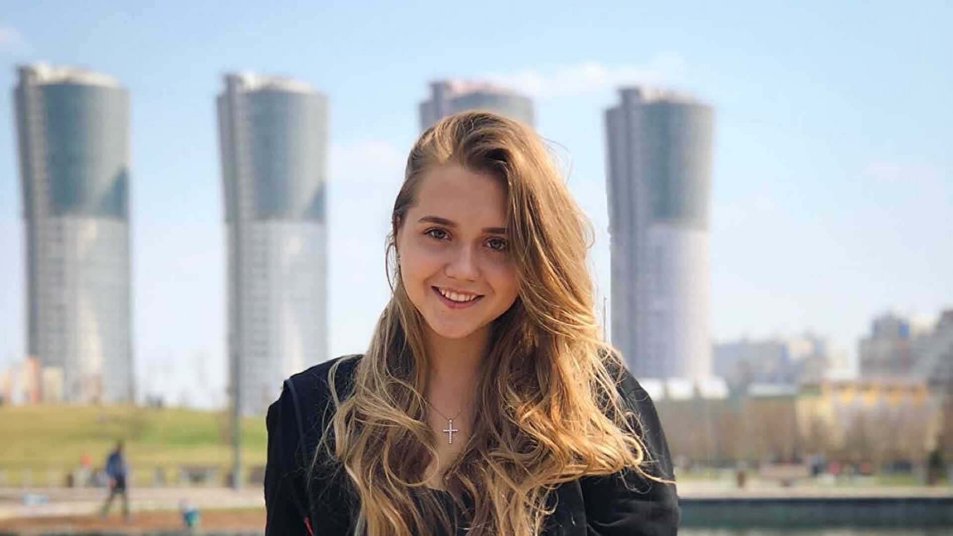 <p>Даже не знаю, может, и я повлияла. Я очень рада за него и горжусь. Мне хочется, чтобы у него всё получилось. Пытаюсь его поддерживать, находить нужные слова. Но я вижу его осознанный подход к делу, он действительно заслуживает своего положения в команде, у него все мысли о футболе</p>