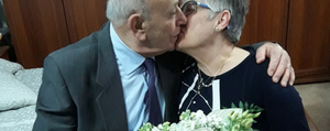 Прожившая 63 года вместе пара супругов умерла с разницей в час от коронавируса