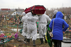 В России упростили правила похорон умерших от ковида. Регионы против