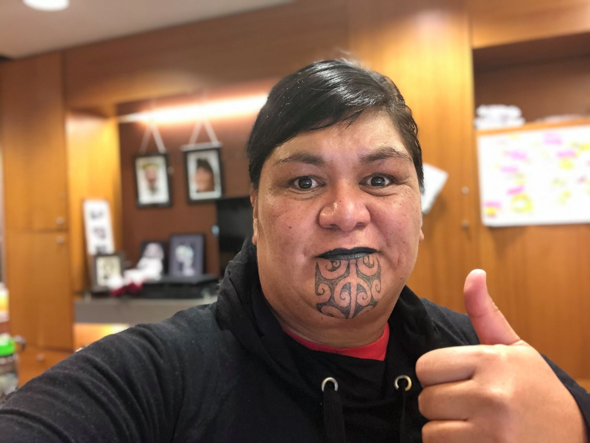 Главой МИД Новой Зеландии стала женщина с тату на лице. Она обратилась к прекрасному полу
