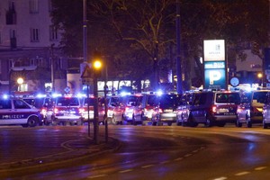 "Продолжаем искать". Глава МВД Австрии не подтвердил задержание четырёх террористов в Вене