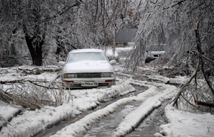 В Приморье после ледяного дождя без света, воды и тепла остаётся более 150 тысяч человек