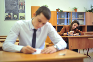 В России перенесли итоговое сочинение для выпускников
