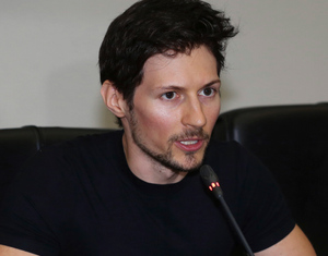 Павел Дуров назвал iPhone 12 Pro "неуклюжей железякой"  