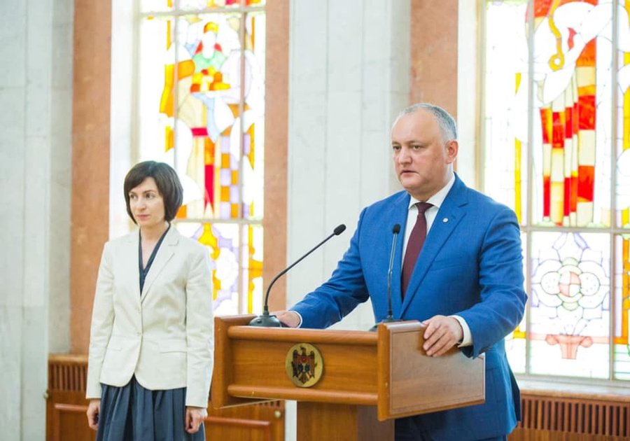 <p>Игорь Додон и Майа Санду. Фото © Facebook / <a href="https://www.facebook.com/dodon.igor1/photos/pcb.2267903123450569/2267902953450586" target="_blank" rel="noopener noreferrer">Igor Dodon</a></p>
