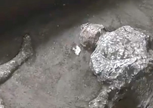 Найдены тела ещё двух жертв извержения вулкана в Помпеях. Застыли в жутких позах