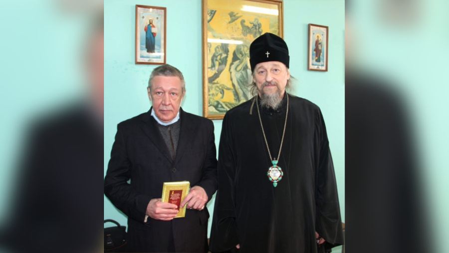 Михаил Ефремов и митрополит Иоанн. Фото © beleparh.ru