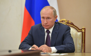 Песков объяснил, почему Путин ещё не привился от коронавируса