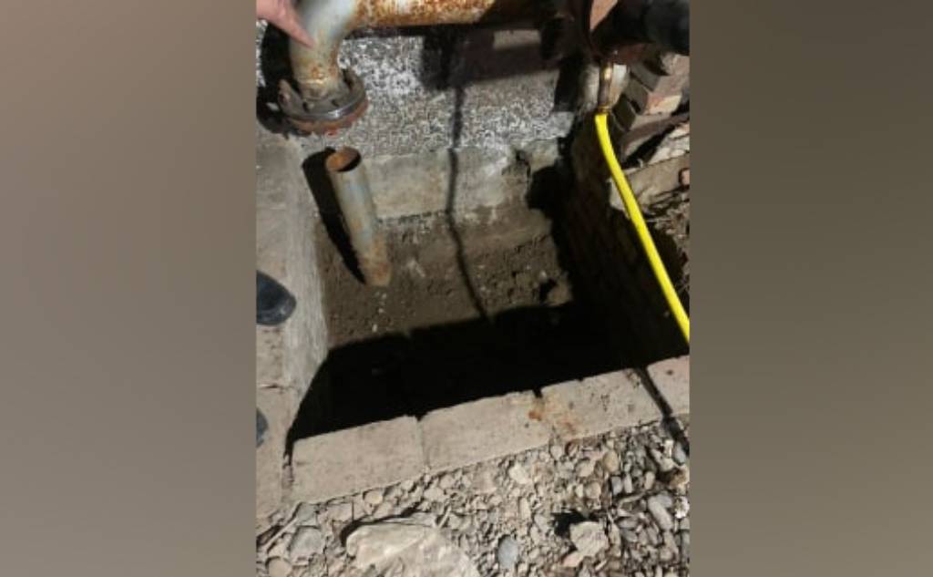 Забетонированное тело человека нашли в подвале многоэтажки в Красноярске