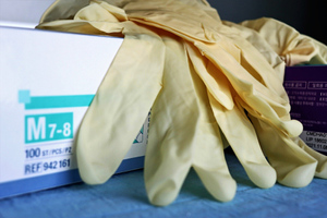 Крупнейший в мире производитель медицинских перчаток стал рассадником коронавируса