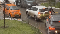 В Москве водители устроили гладиаторские бои из-за неправильной парковки — видео 