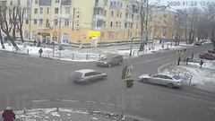 Легковушка влетела в пешеходов в Северодвинске – видео