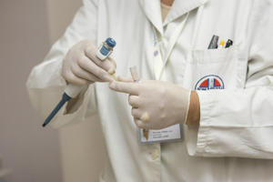 Пульмонолог оценил регистрацию в России препарата "Лейтрагин" против осложнений при коронавирусе