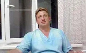 В Барнауле врача с симптомами ковида не пускали на больничный. Спустя три недели он умер