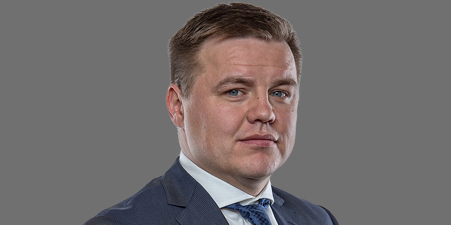 <p>Почему у "Локомотива" проблемы в РПЛ? Обороняться всегда легче, чем атаковать и забивать. В Лиге чемпионов команда обороняется и зарабатывает очки, а в нашем же чемпионате нужно ещё и свою игру ставить, играть в атаке очень хорошо. С этим, к сожалению, большие сложности</p>