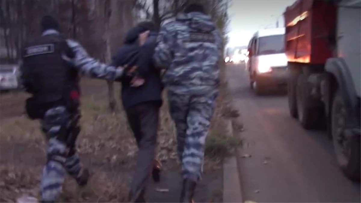 Допрос задержанных террористов крокус сити. Задержали террориста в Казани.