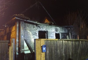 Пять детей и двое взрослых погибли при пожаре в доме в Смоленской области