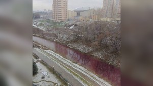 Власти Кузбасса назвали причину покраснения реки в Кемерове