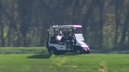 Пока Байден и его сторонники празднуют победу, Трамп решил поиграть в гольф — видео