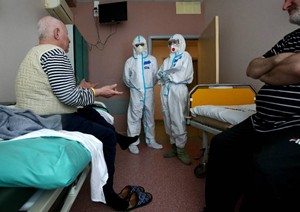 В Подмосковье введут новые ограничения для пожилых и студентов из-за коронавируса