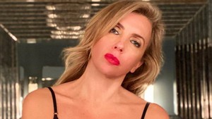 51-летняя экс-жена Бондарчука показала, как расцвела с новым мужем, выложив фото с голой грудью