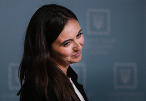 «Украине нужен мир, а не диктатура»: Экс-пресс-секретарь Зеленского ответила на его санкции