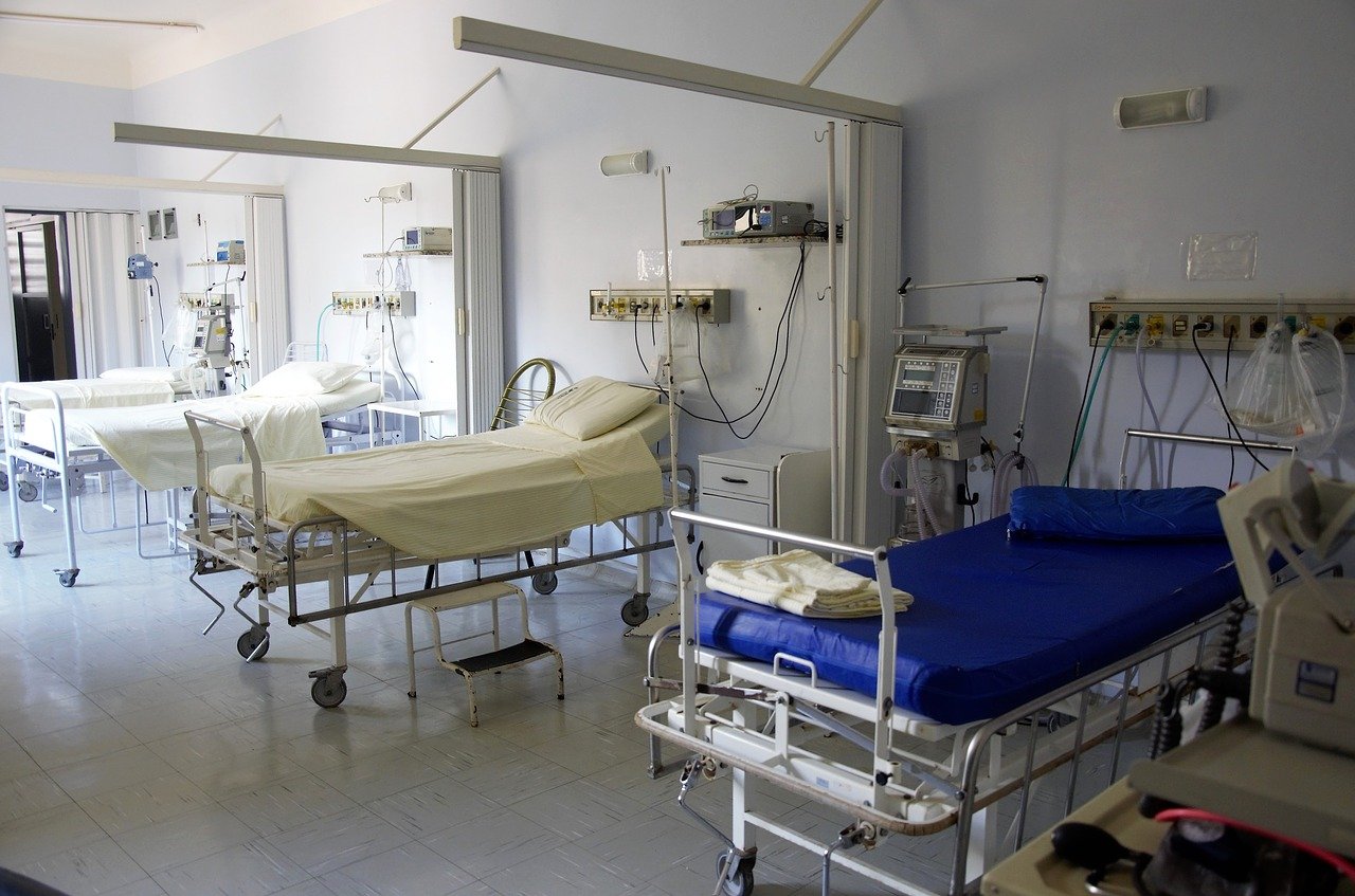 Полиция организовала проверку в больнице под Тулой, где неизвестные утроили погром